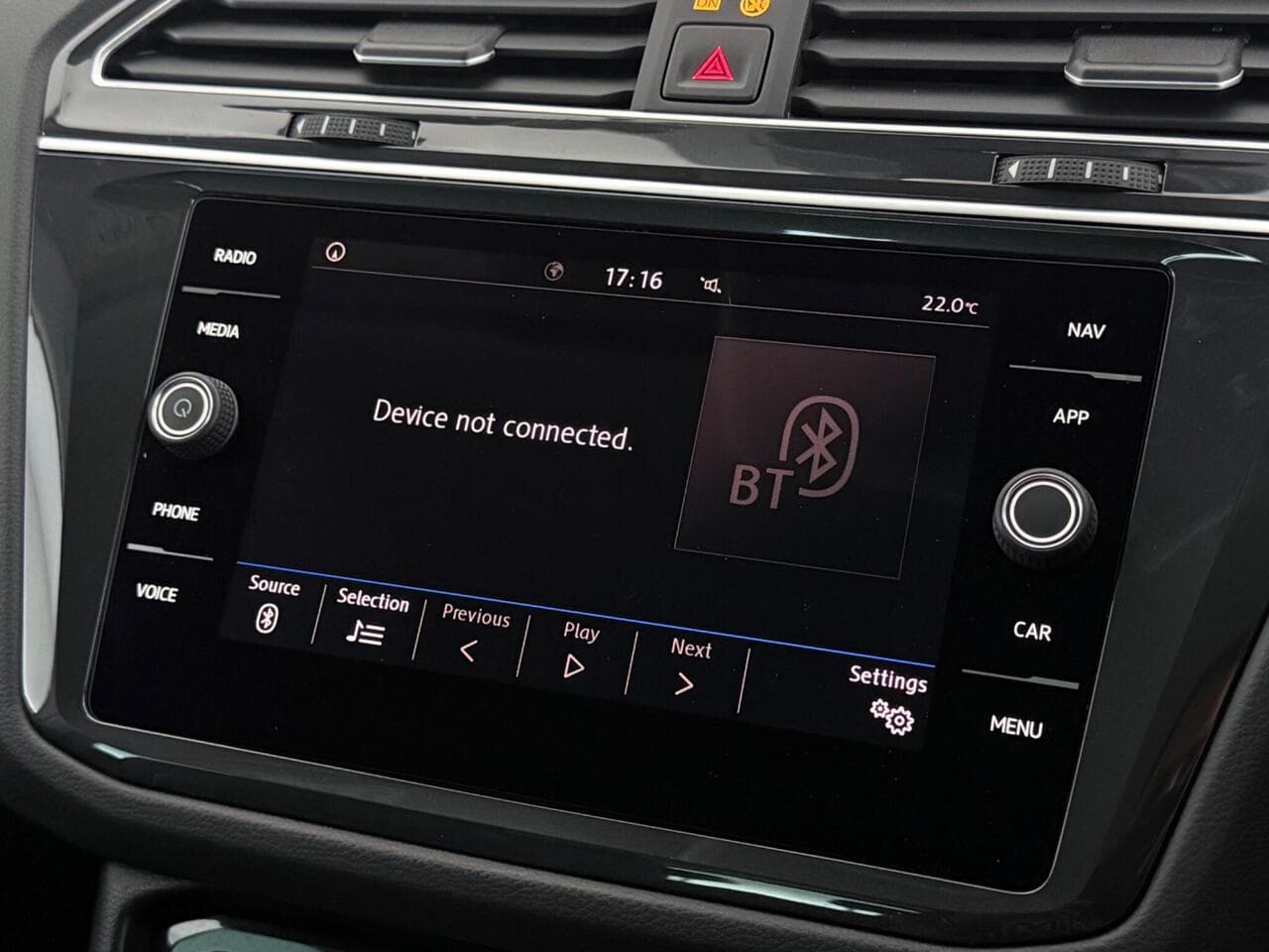 Volkswagen Tiguan thumbnail Infotainment System