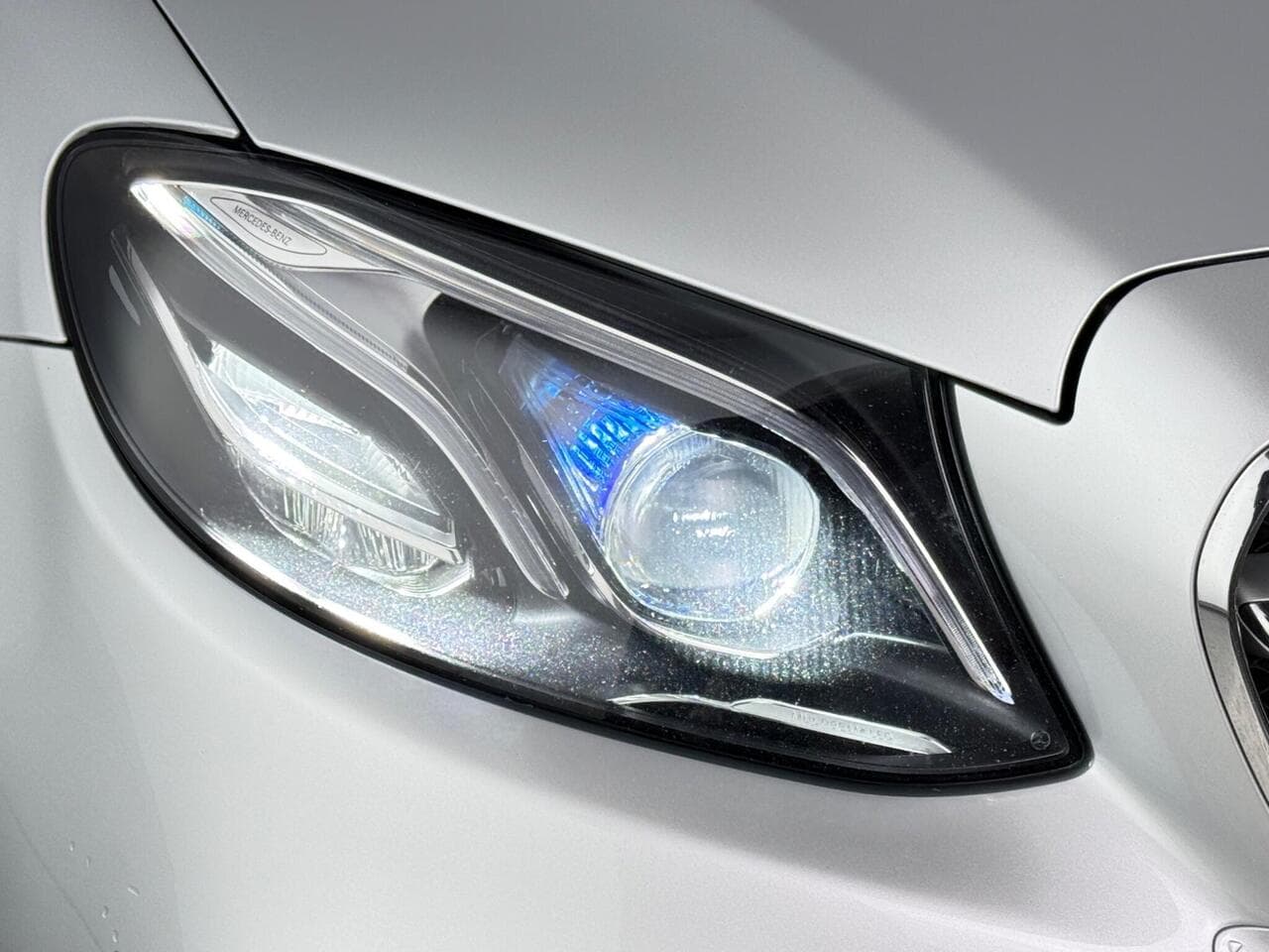 Mercedes-Benz E Class thumbnail Lights Front