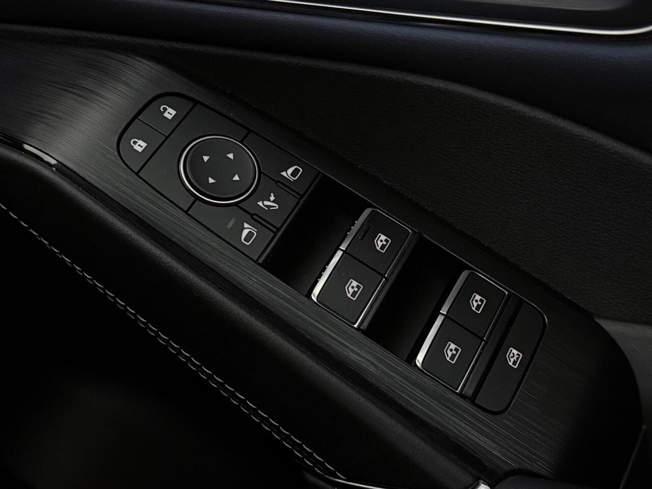 Nissan Qashqai thumbnail Misc Controls