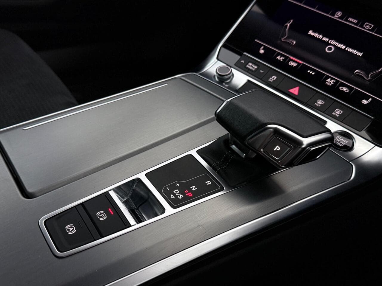 Audi A6 Saloon thumbnail Misc Controls