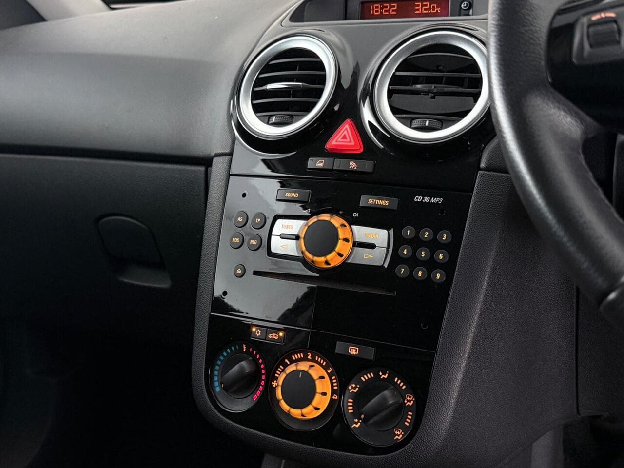 Vauxhall Corsa thumbnail Interior Front