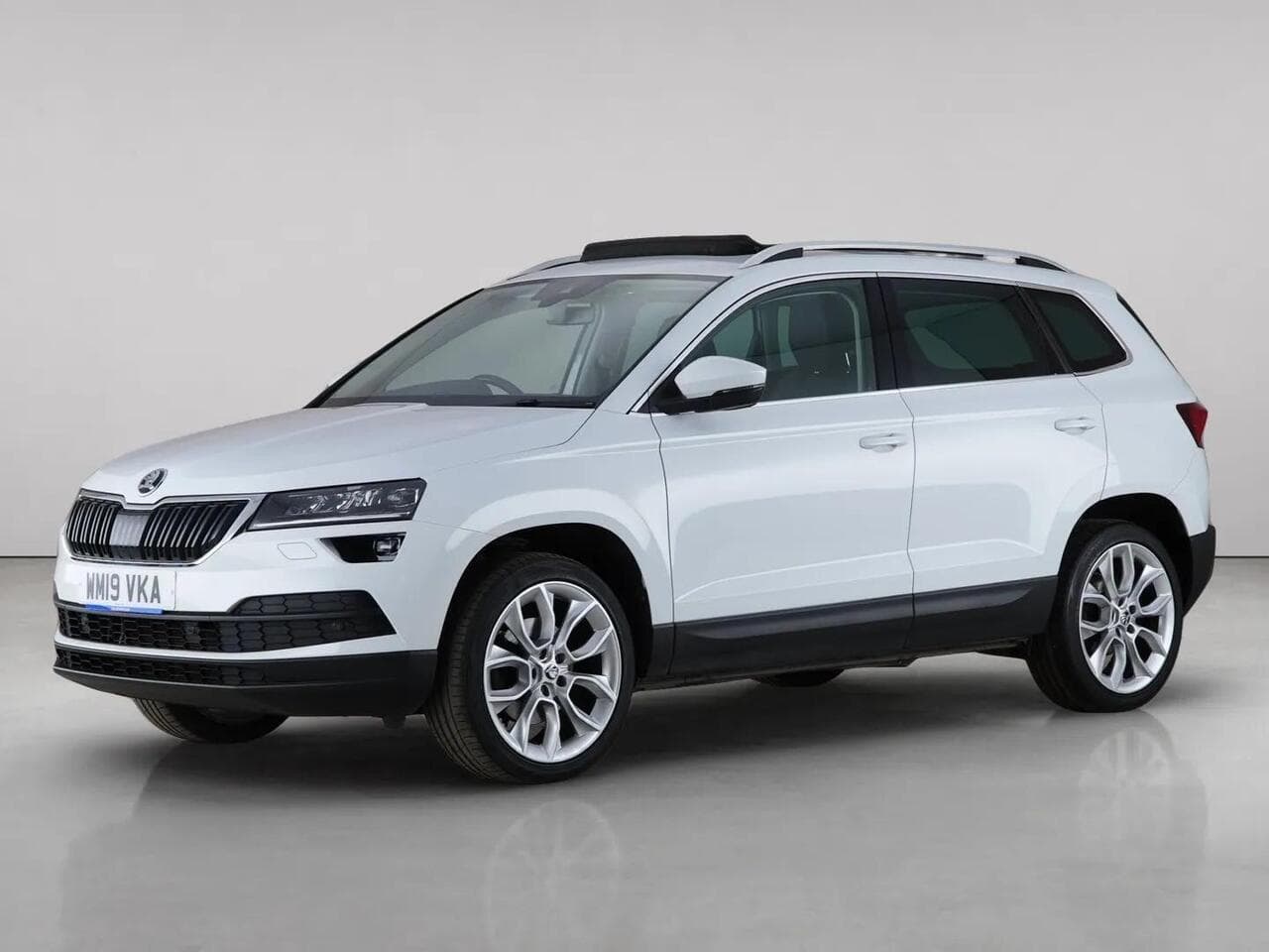 Skoda Karoq thumbnail Front Left