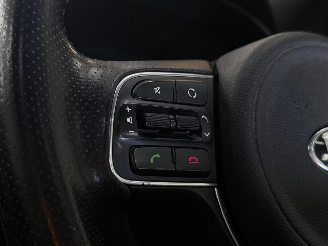 Kia Sportage thumbnail Misc Controls