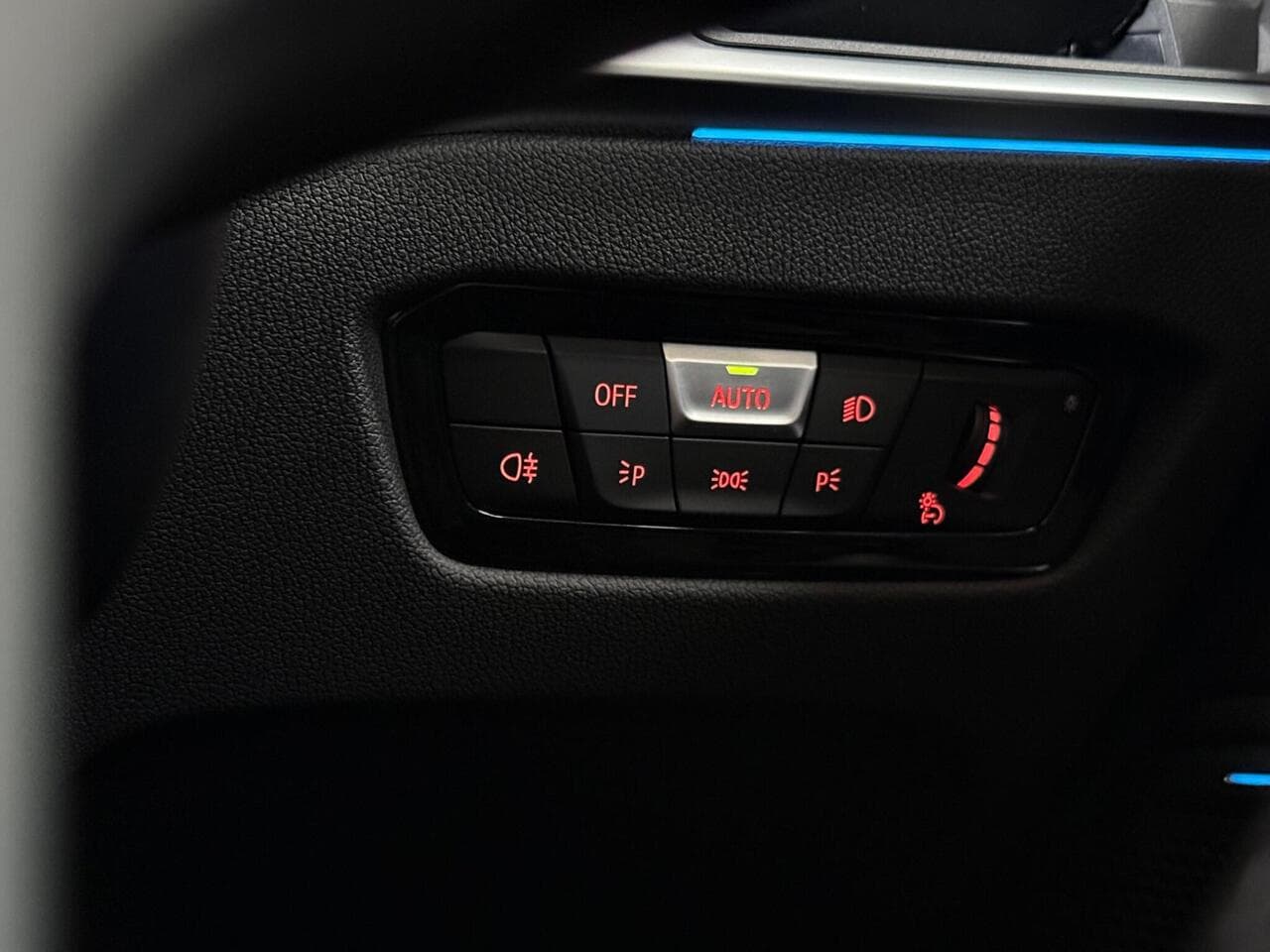 BMW 3 Series thumbnail Misc Controls