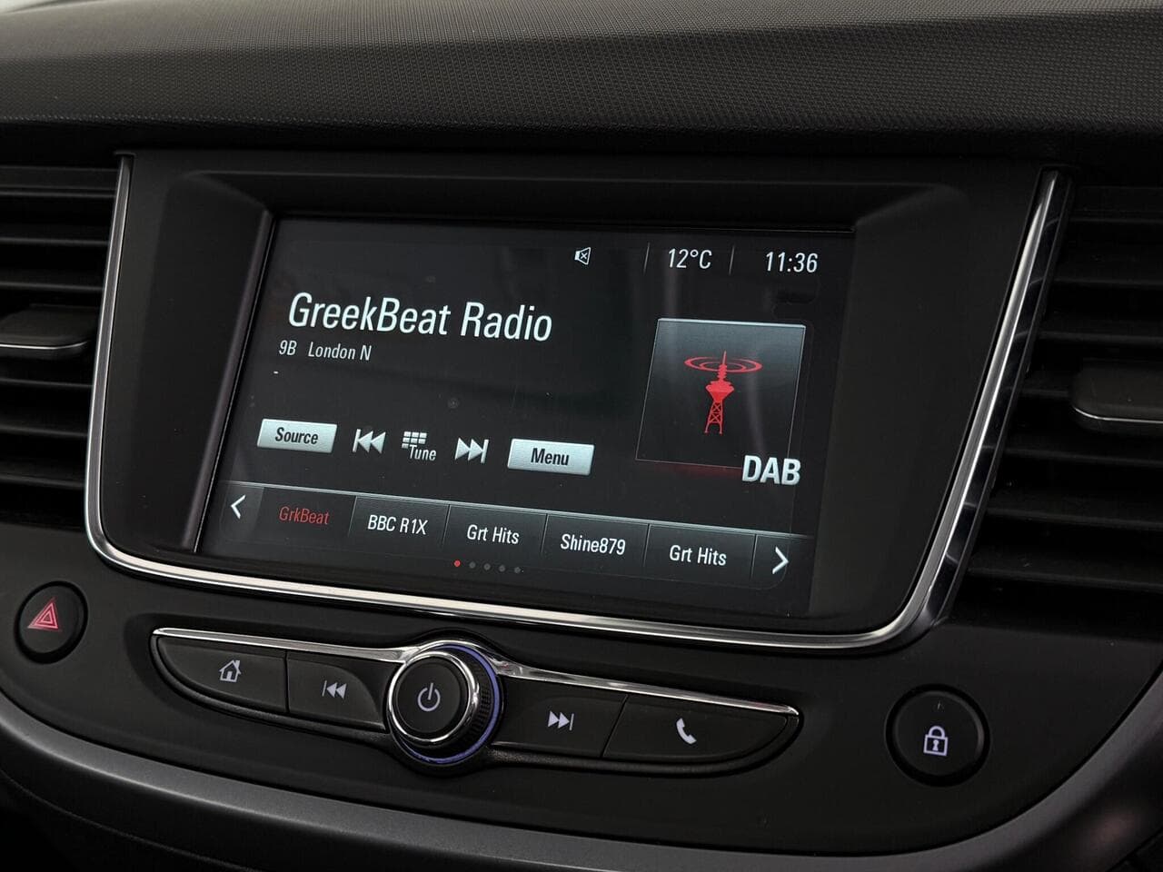 Vauxhall Crossland thumbnail Infotainment System