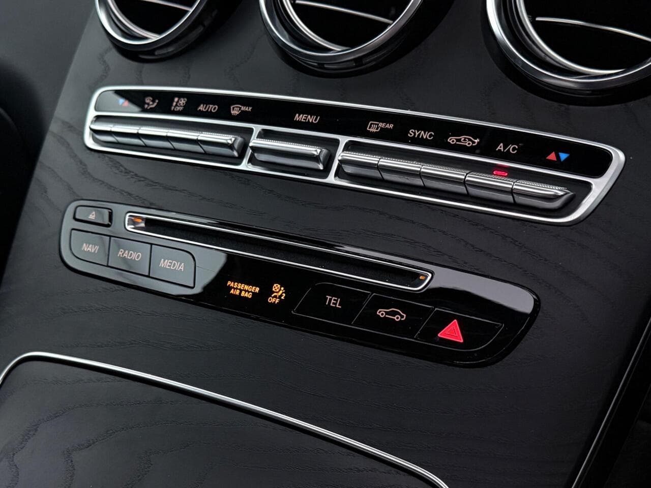 Mercedes-Benz GLC thumbnail Misc Controls