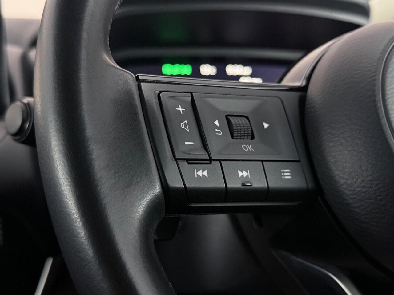 Nissan Qashqai thumbnail Misc Controls