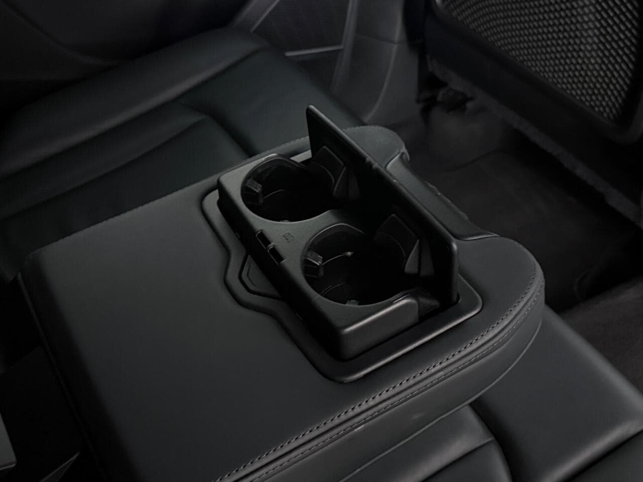 Audi Q7 thumbnail Interior Front