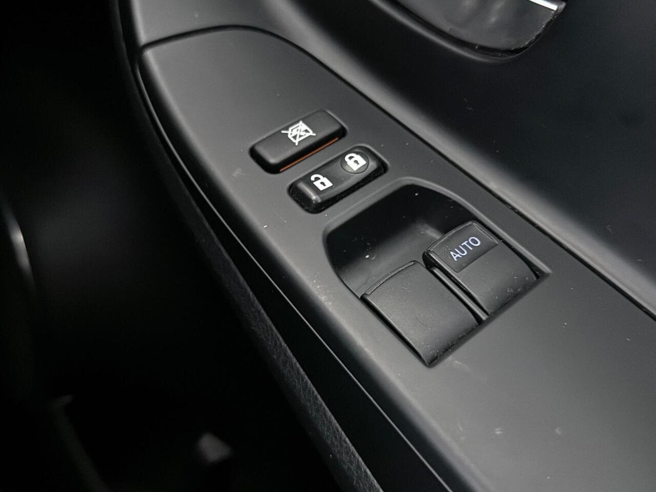 Toyota Yaris thumbnail Misc Controls