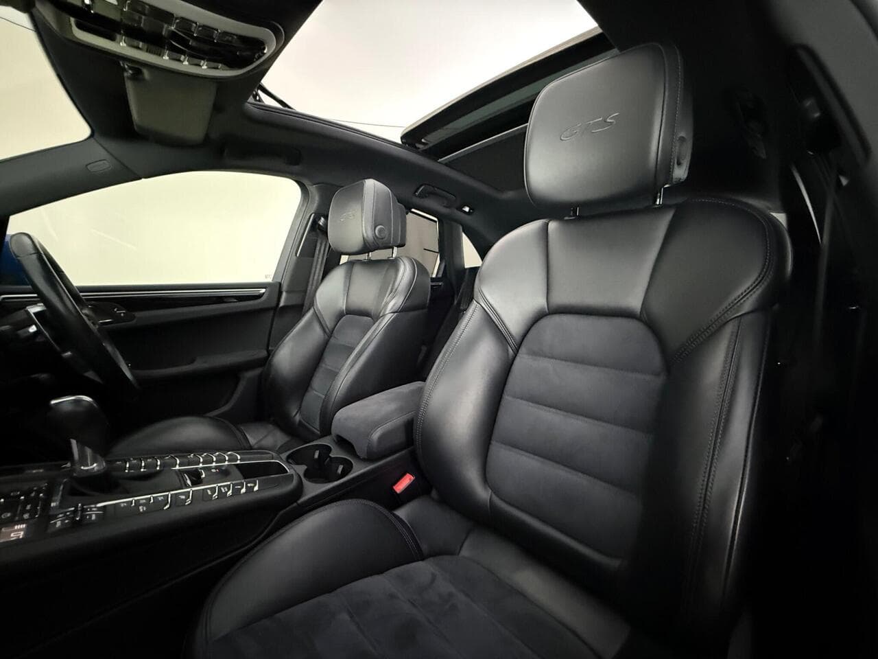 Porsche Macan thumbnail Seat Front Passenger