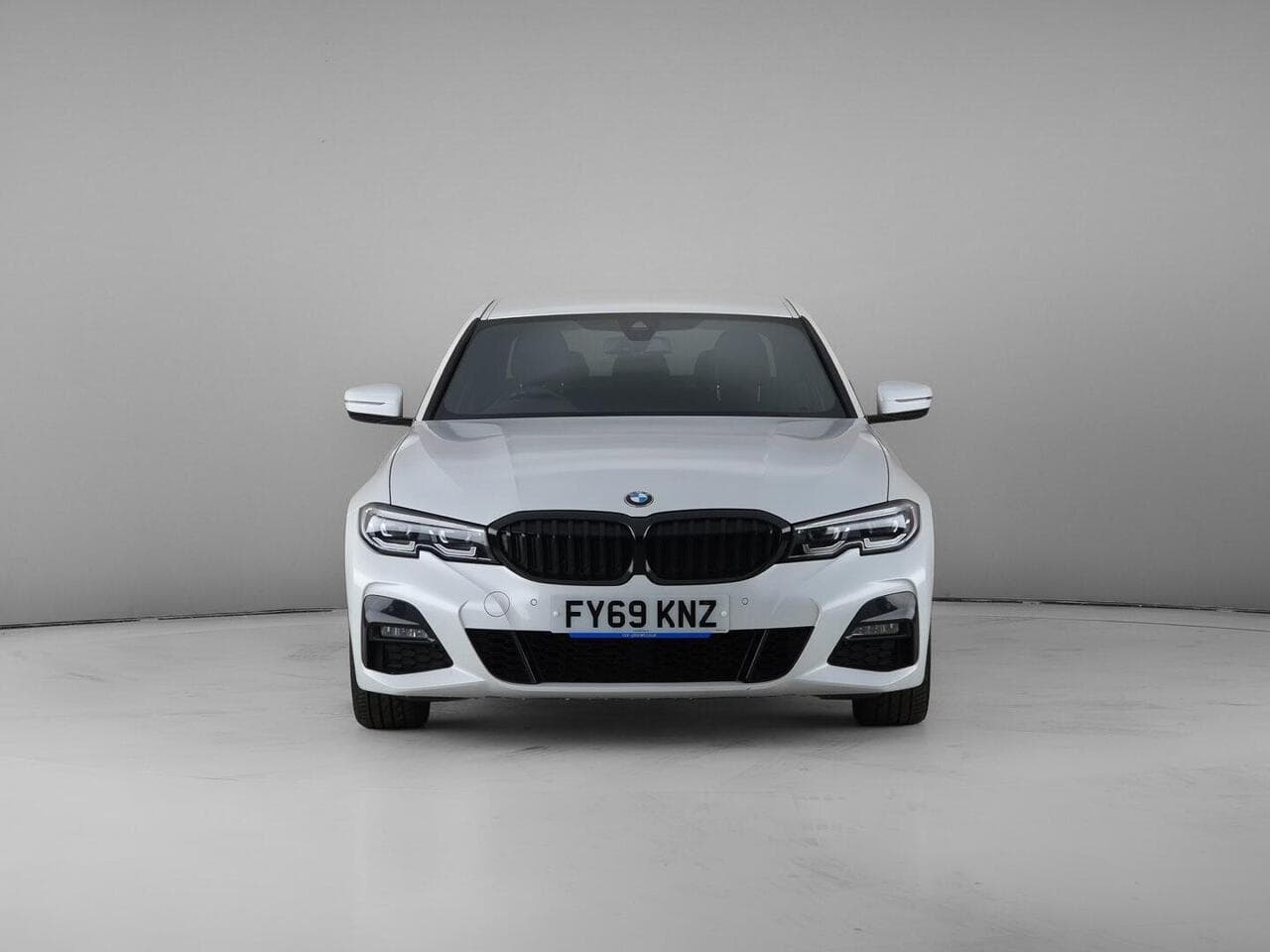 BMW 3 Series thumbnail Front