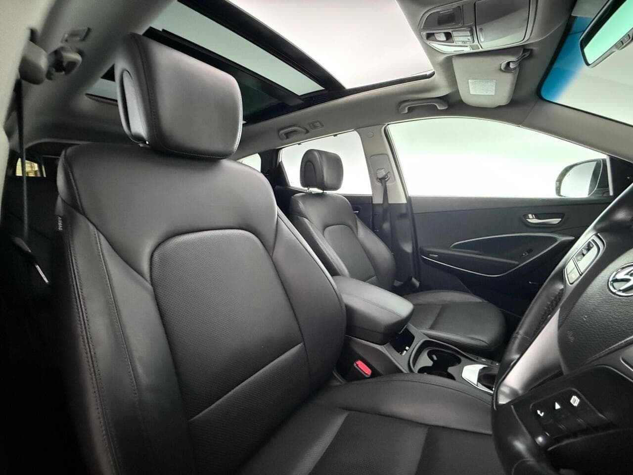 Hyundai Santa Fe thumbnail Seat Driver