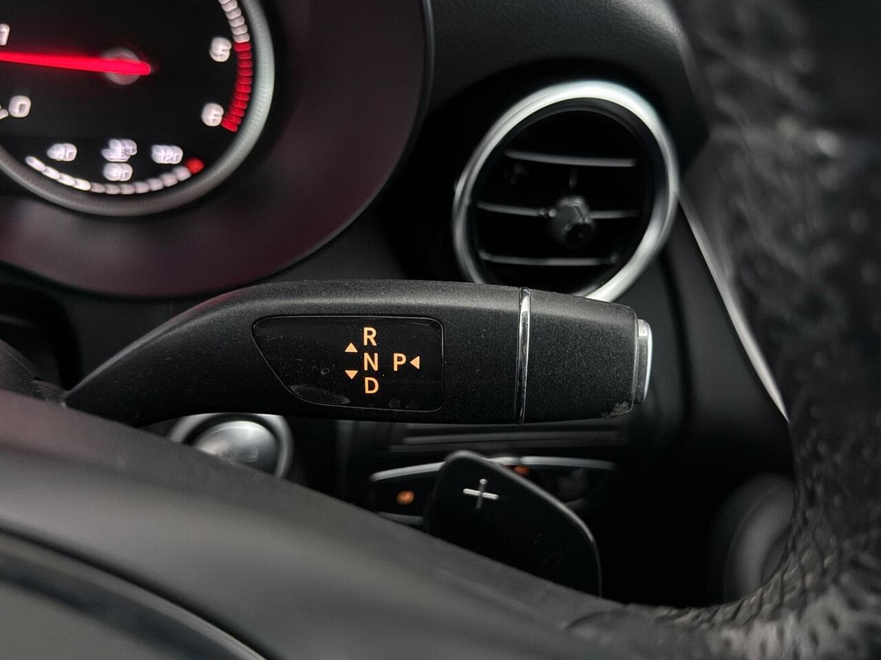 Mercedes-Benz GLC thumbnail Misc Controls