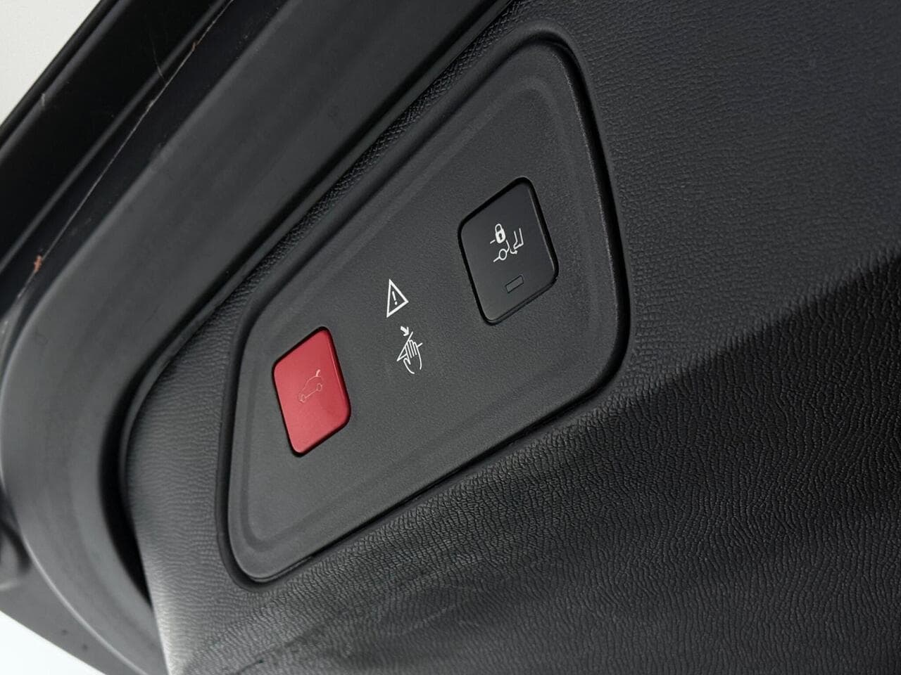 Peugeot 3008 thumbnail Misc Controls