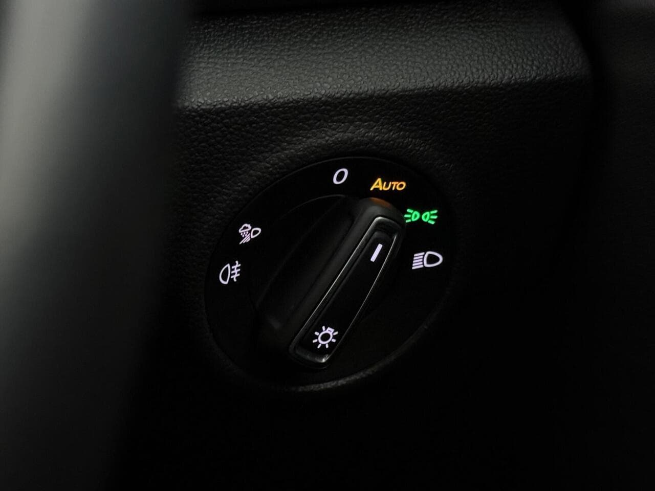 Volkswagen T-Roc thumbnail Misc Controls