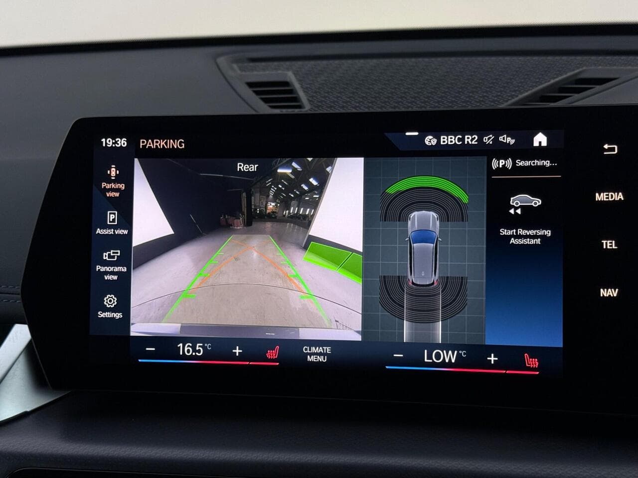 BMW iX1 thumbnail Infotainment System