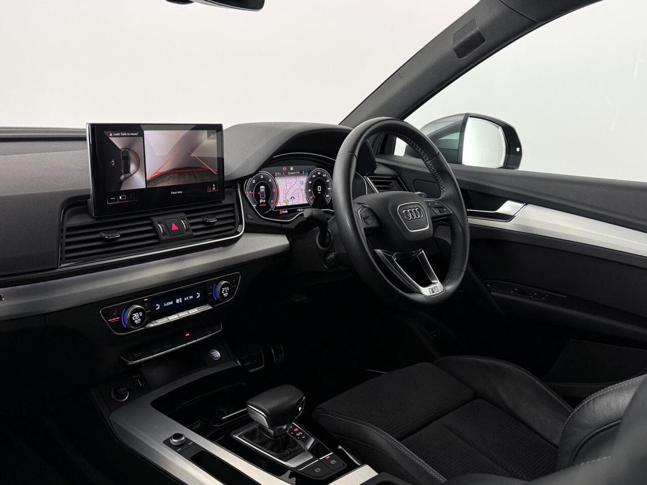 Audi Q5 thumbnail Interior Front