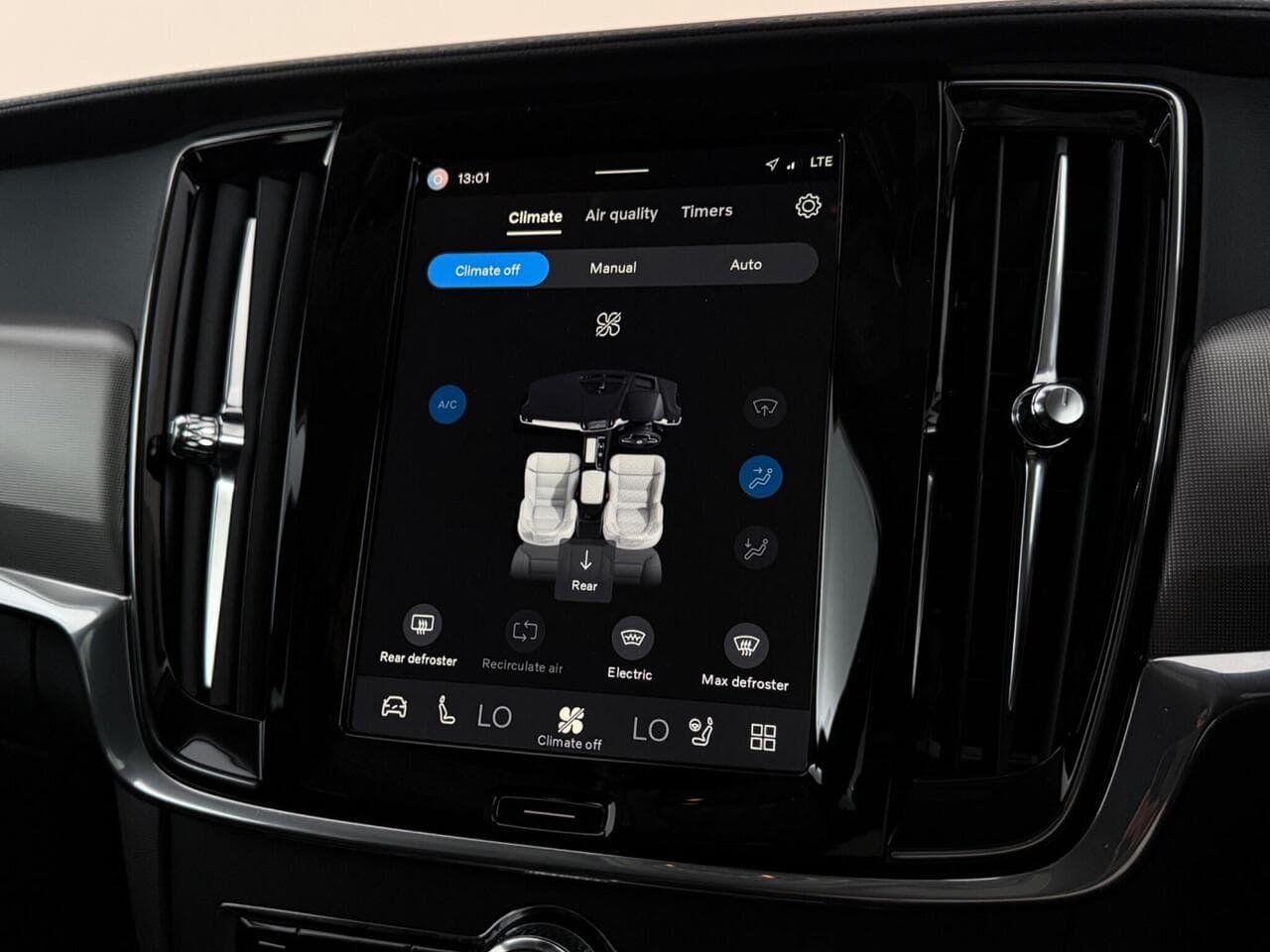 Volvo V90 thumbnail Infotainment System