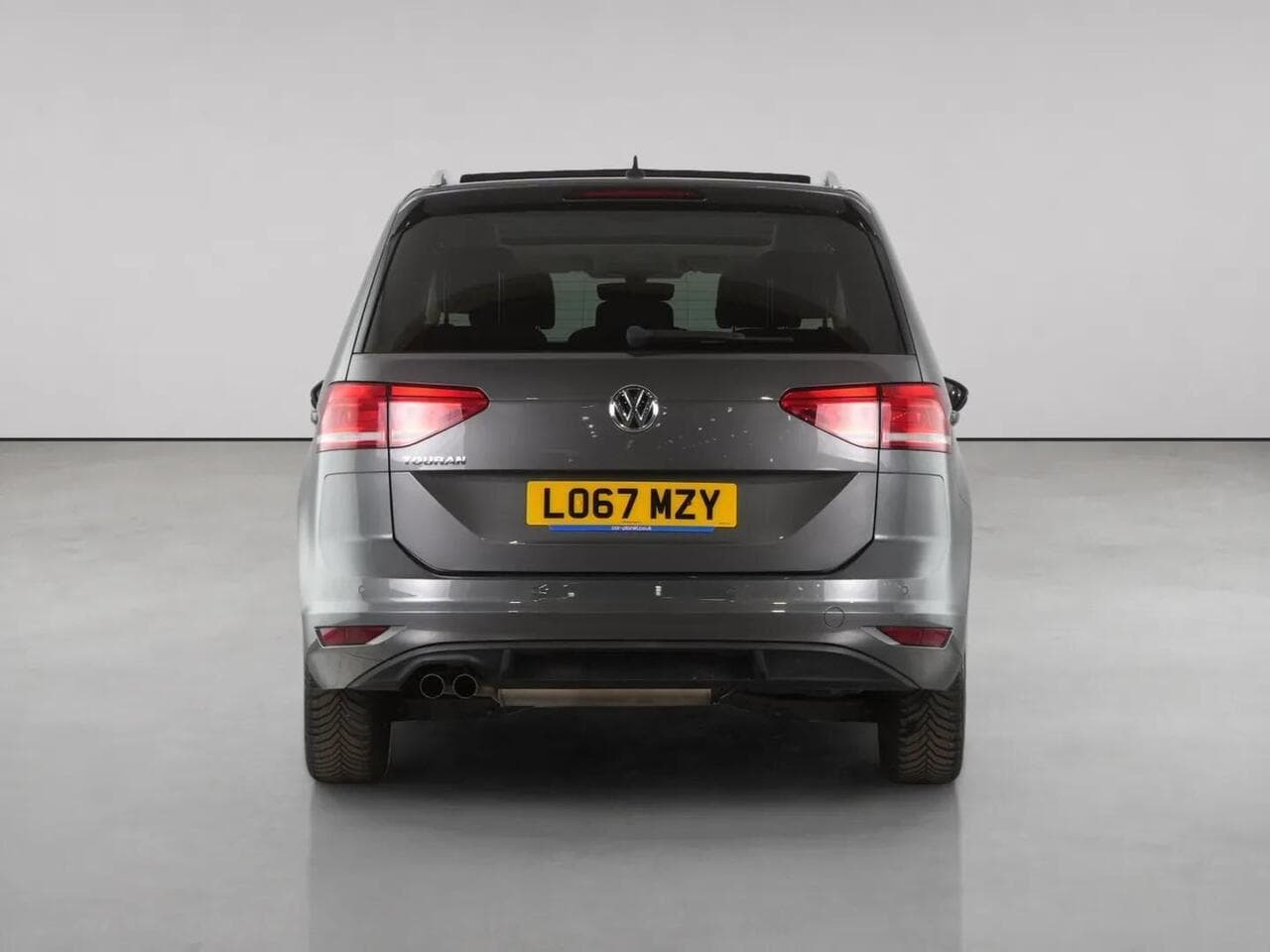 Volkswagen Touran thumbnail Rear