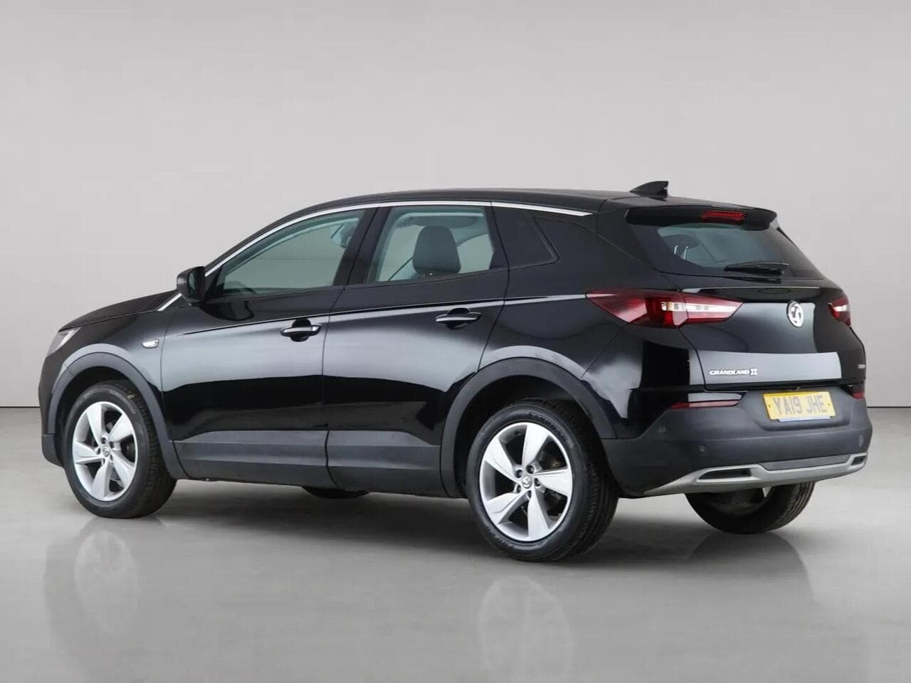 Vauxhall Grandland X thumbnail Rear Left