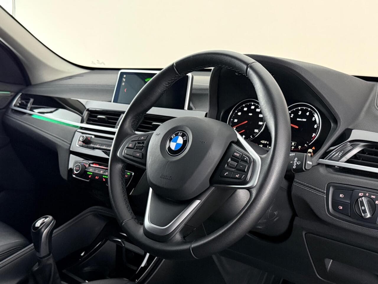 BMW X1 thumbnail Steering Wheel