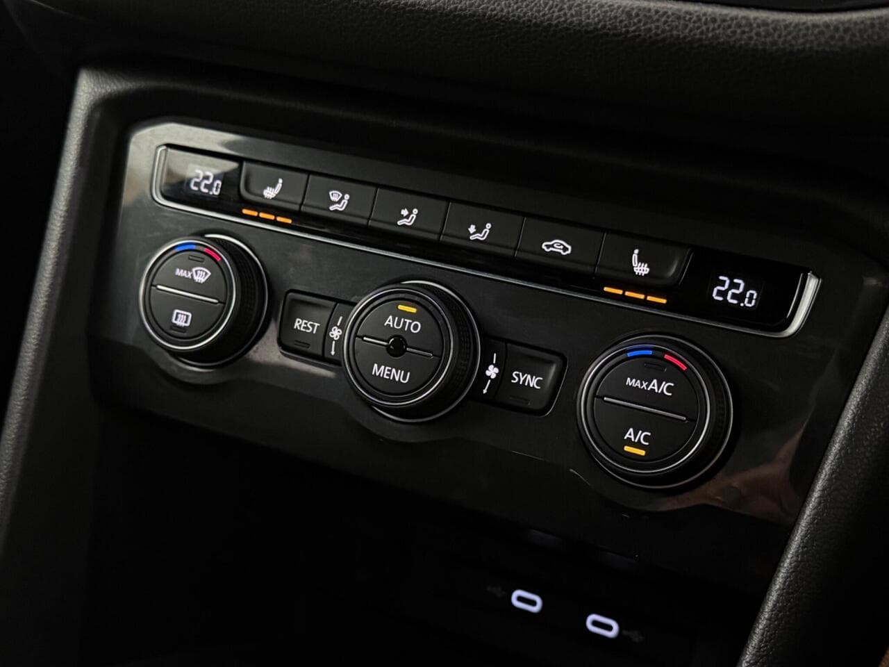Volkswagen Tiguan Allspace thumbnail Misc Controls