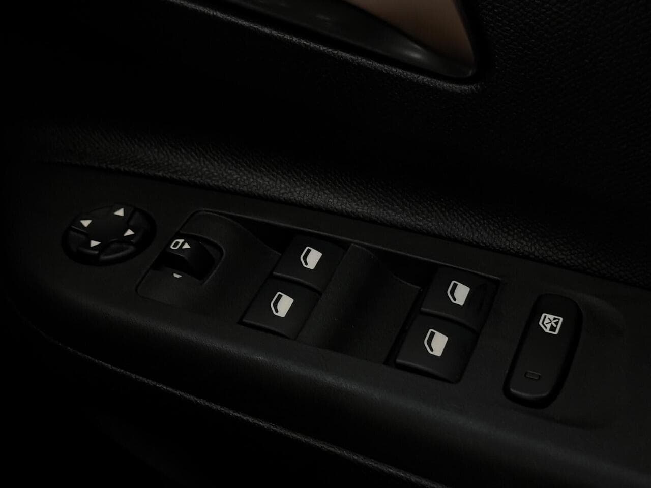 Vauxhall Corsa thumbnail Misc Controls