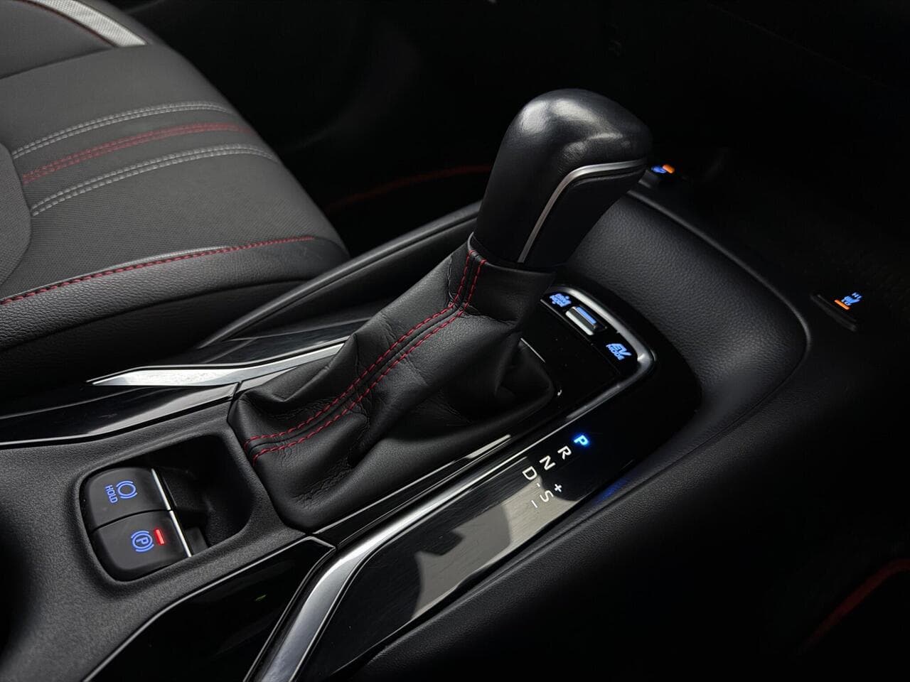 Toyota Corolla thumbnail Interior Front