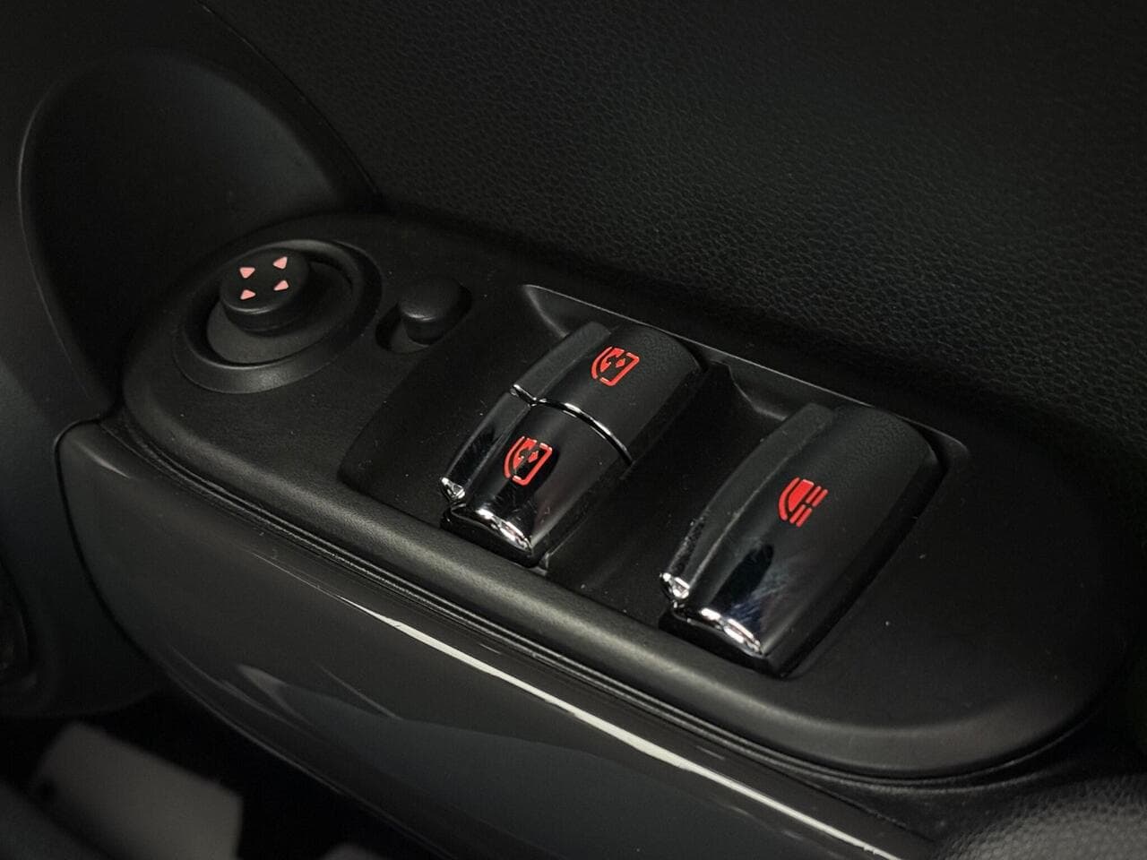 MINI Convertible thumbnail Misc Controls