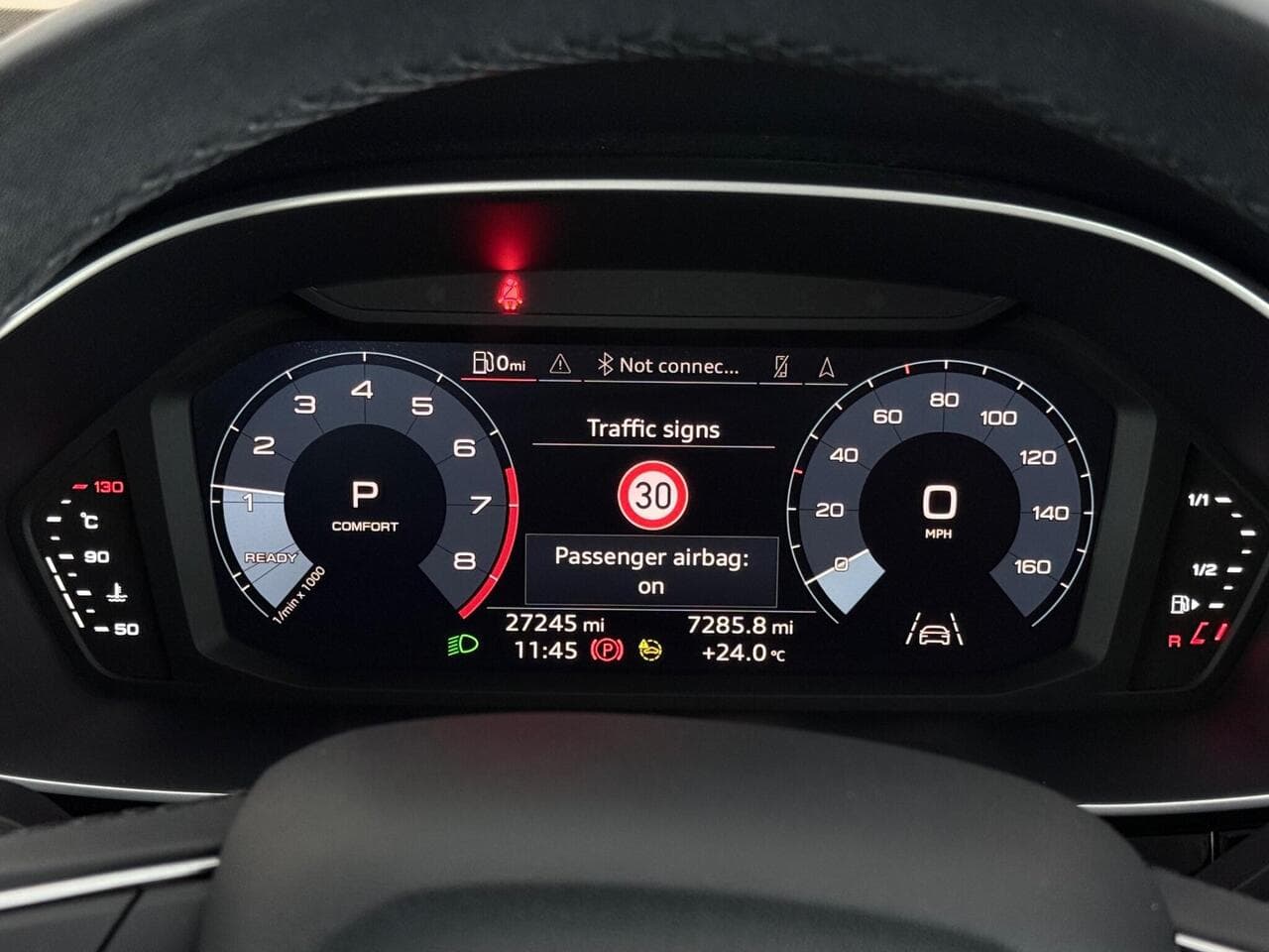 Audi Q3 thumbnail Driver Instruments