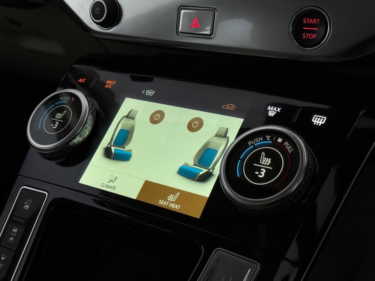 Jaguar I-PACE thumbnail Infotainment System