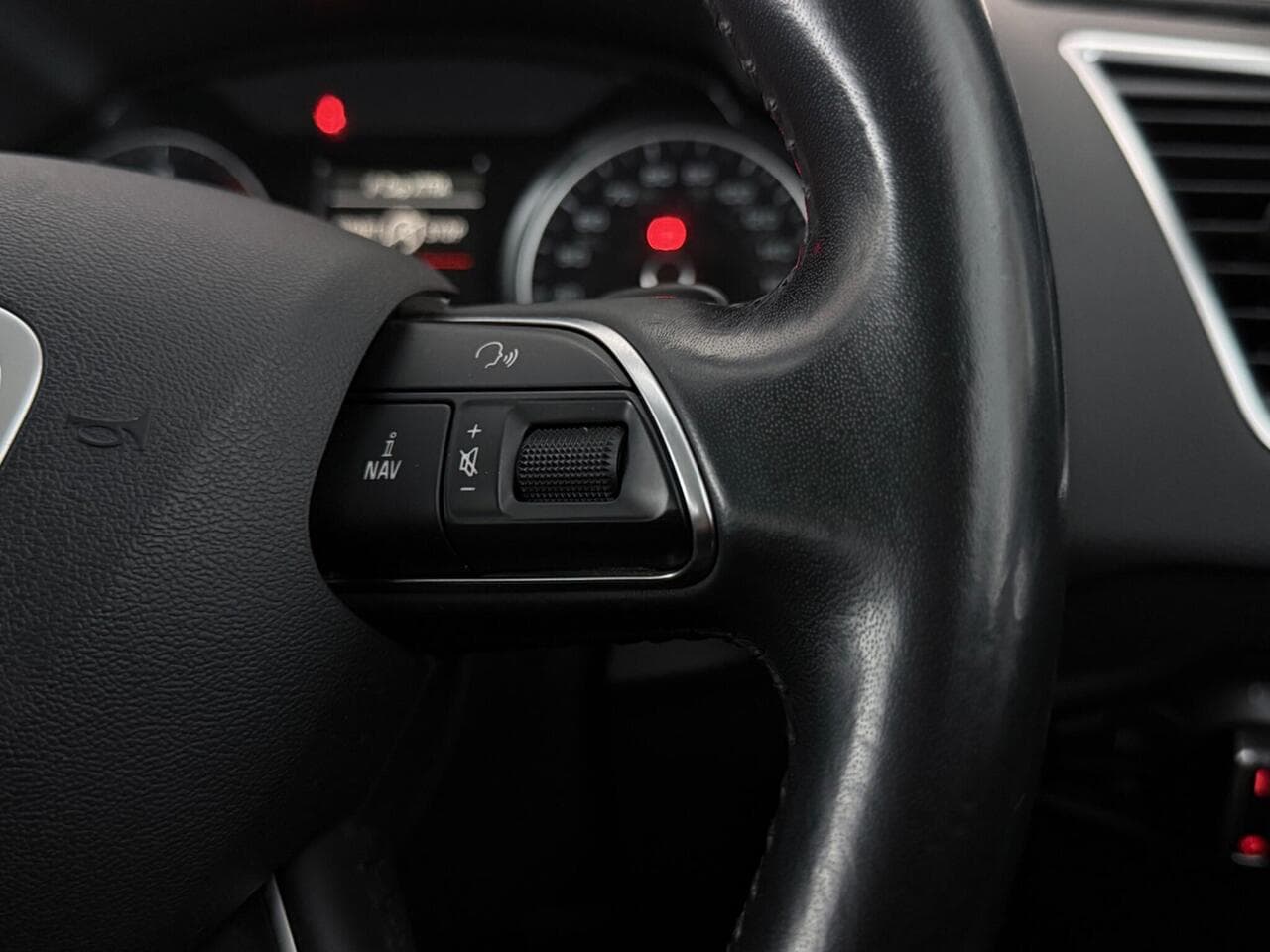 Audi Q5 thumbnail Misc Controls