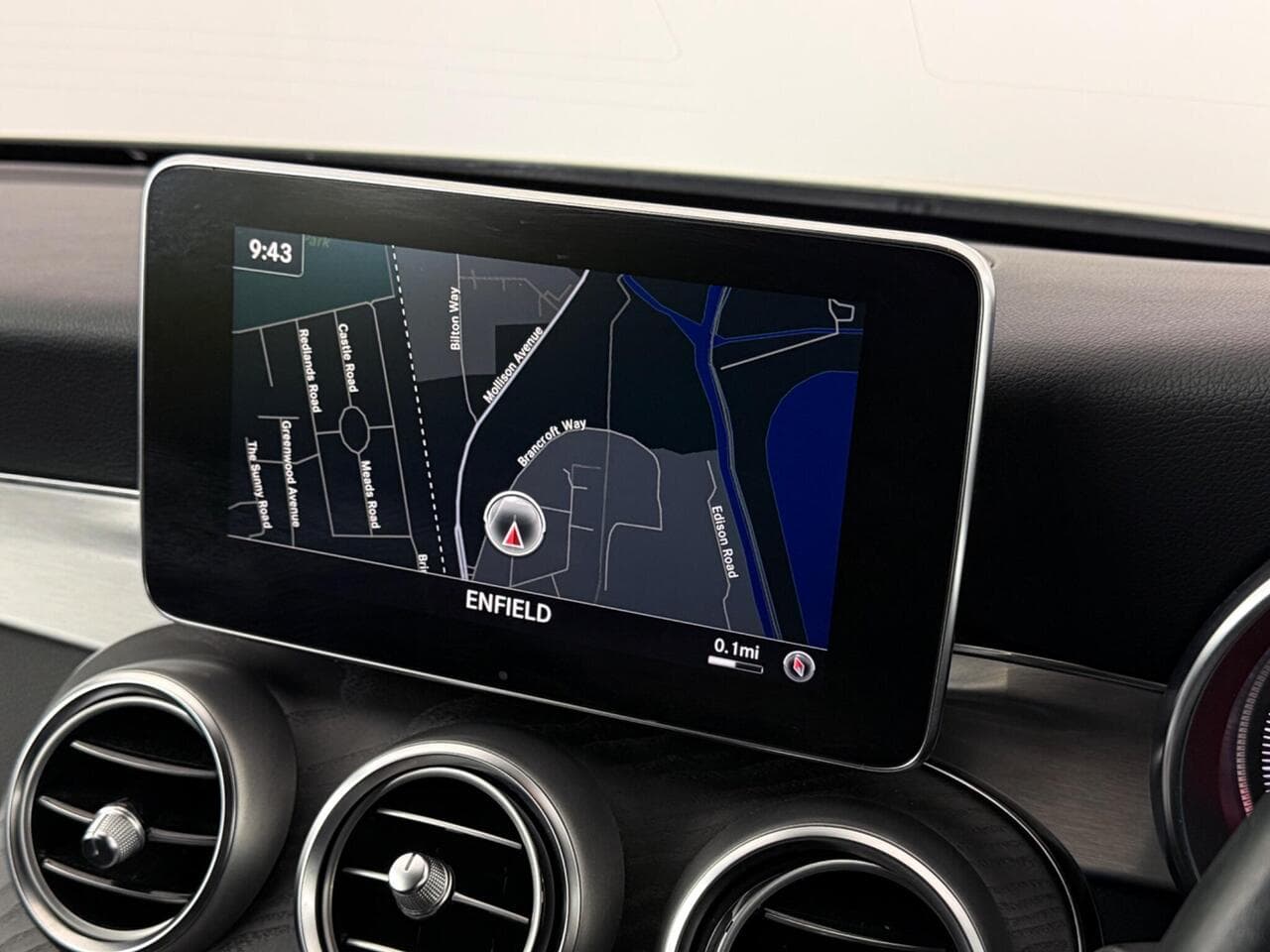 Mercedes-Benz C Class thumbnail Infotainment System