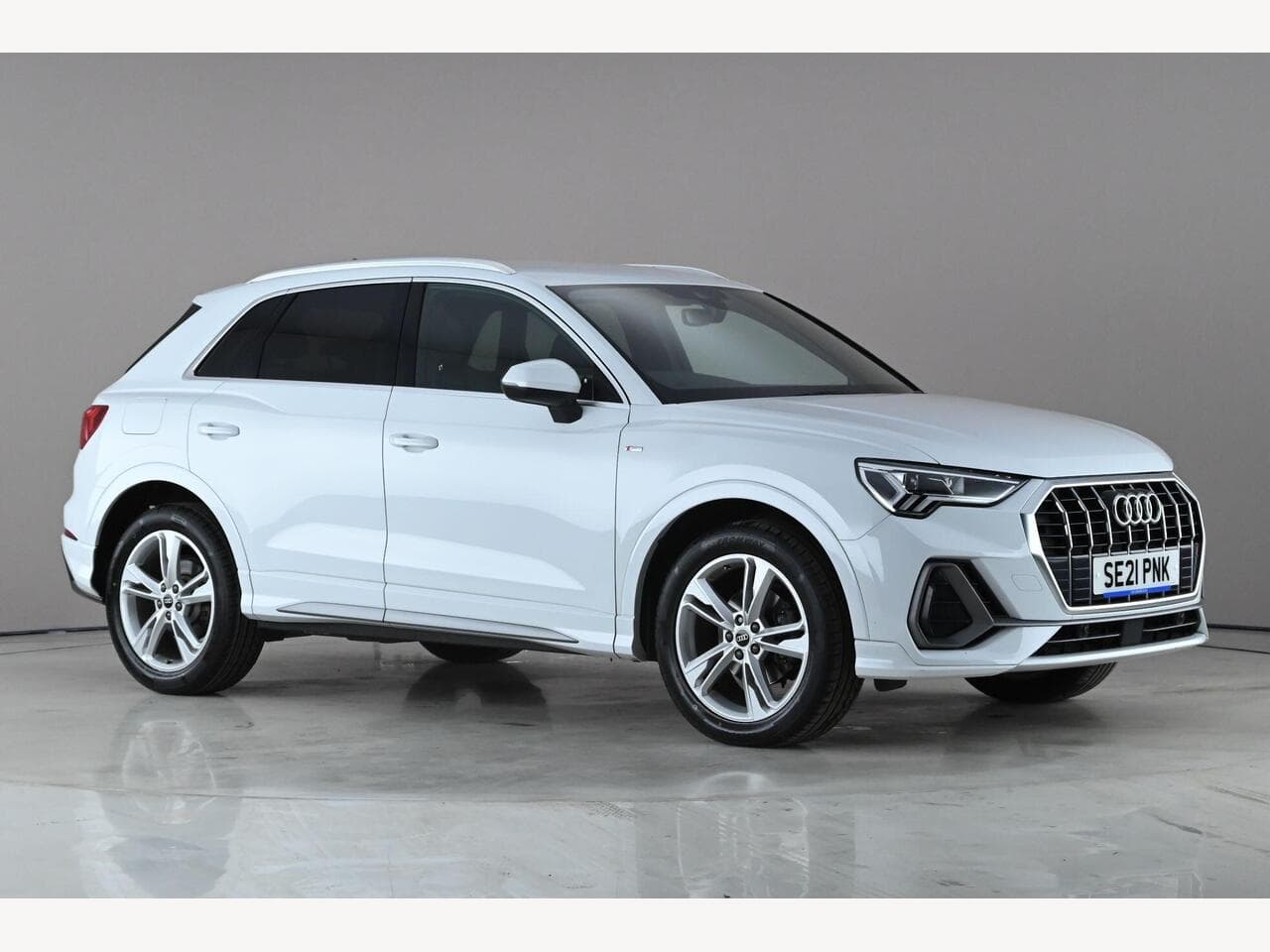 Audi Q3 - Audi Q3 1.5 TFSI CoD 35 S line S Tronic Euro 6 (s/s) 5dr