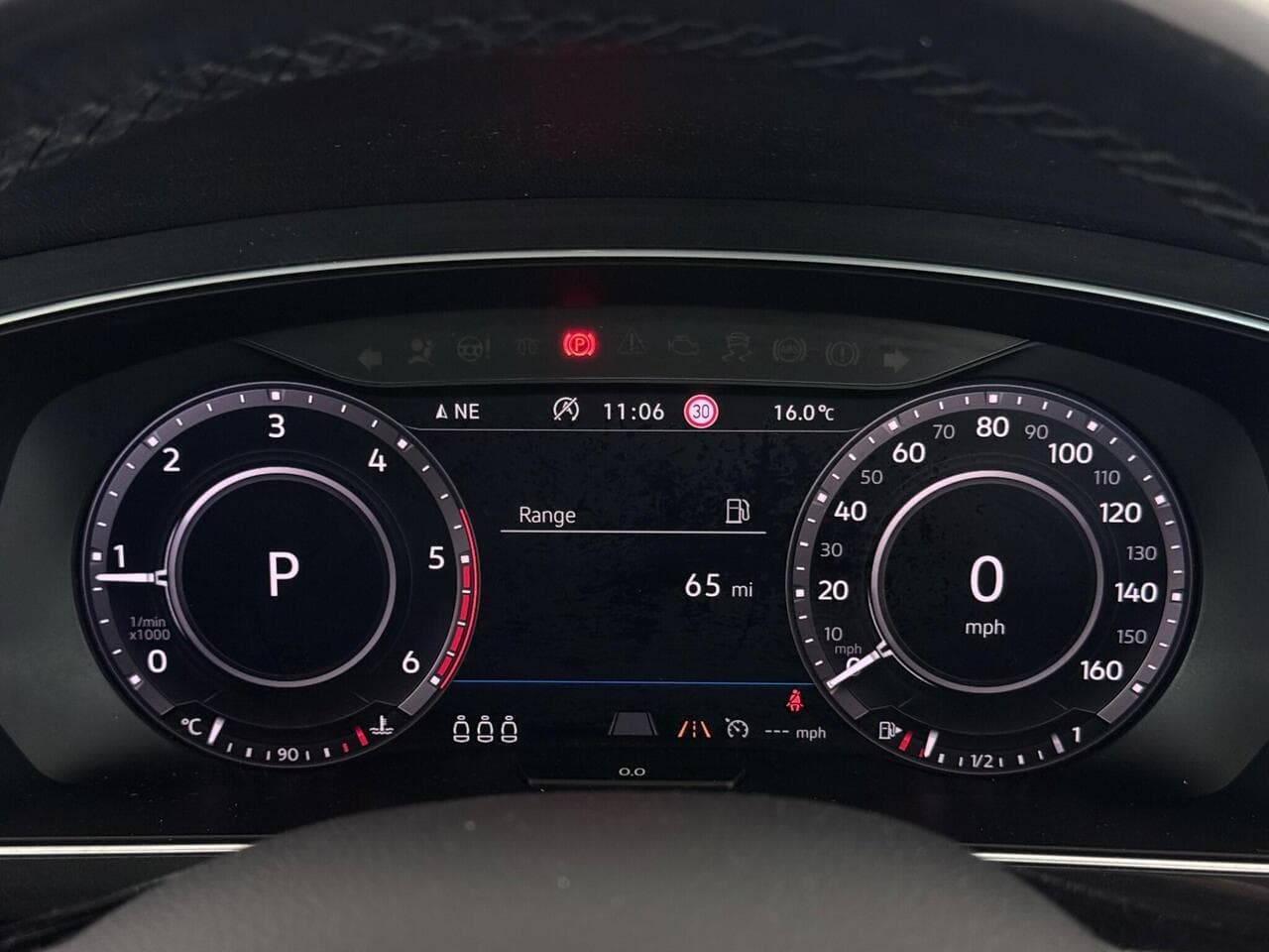 Volkswagen Tiguan thumbnail Driver Instruments