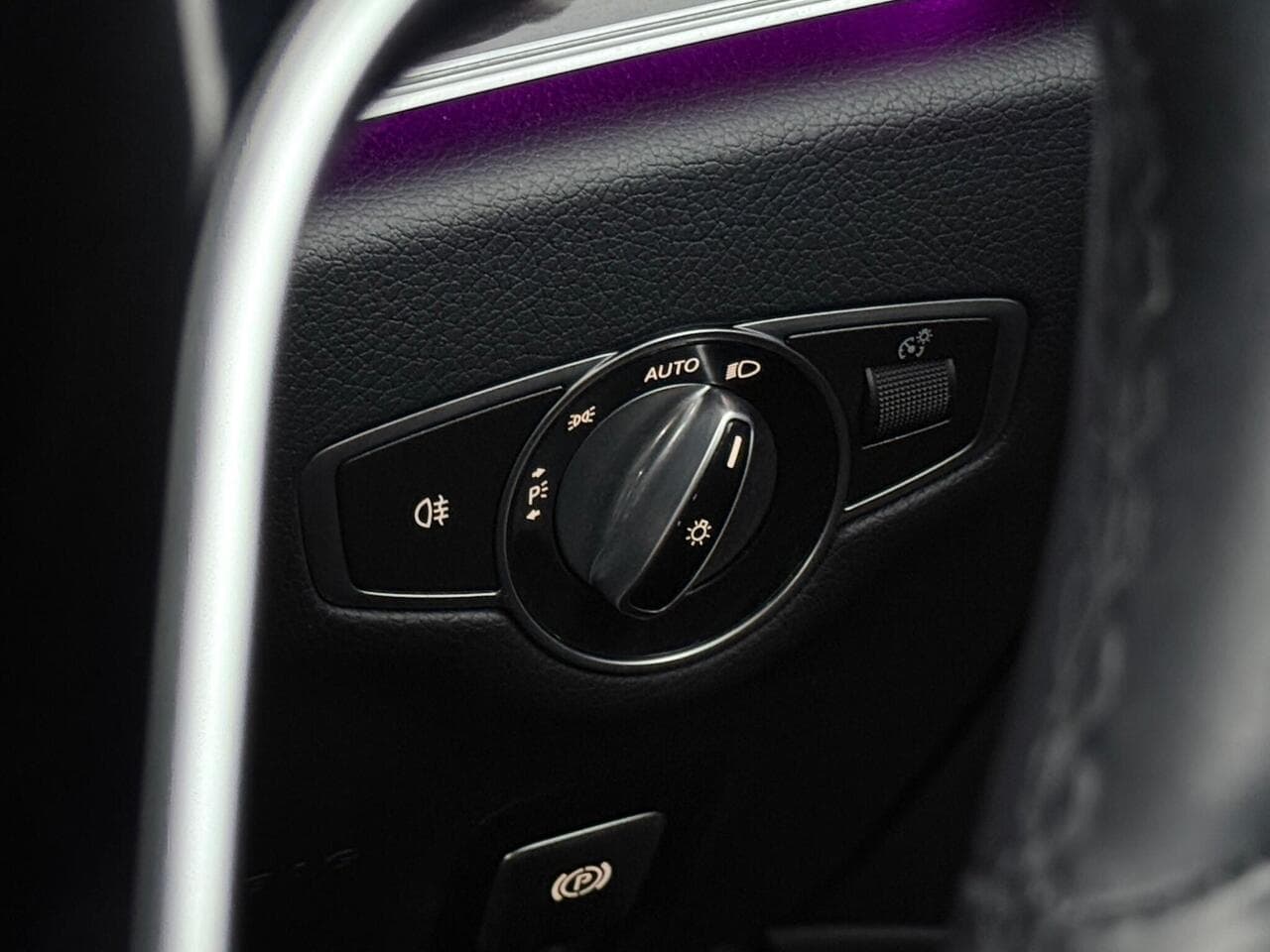 Mercedes-Benz E Class thumbnail Misc Controls