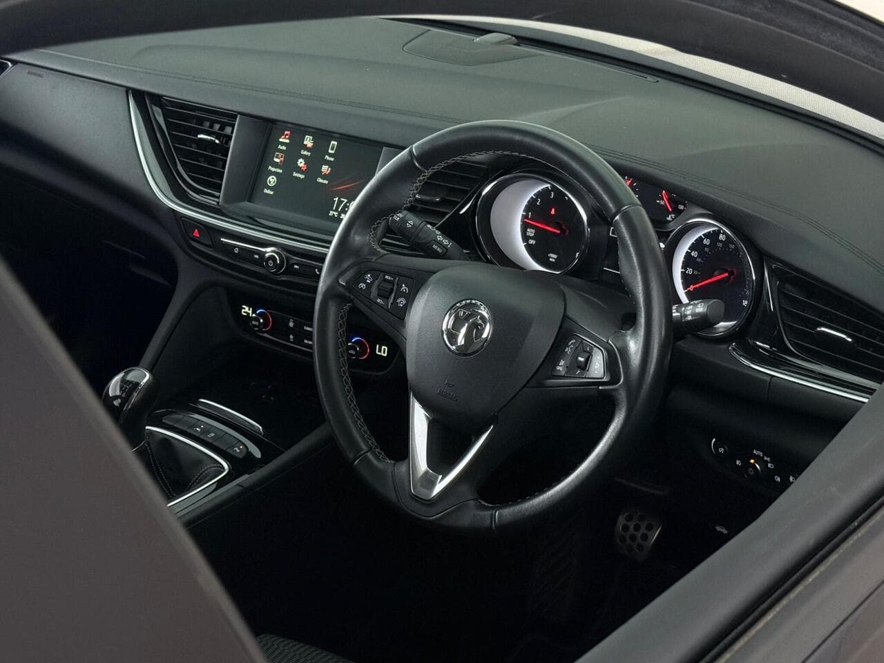 Vauxhall Insignia thumbnail Steering Wheel