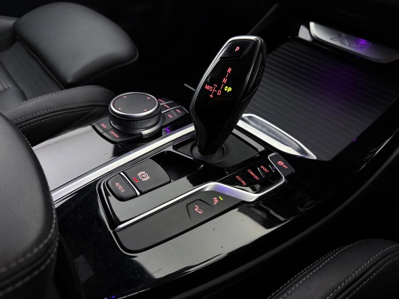 BMW X3 thumbnail Interior Front