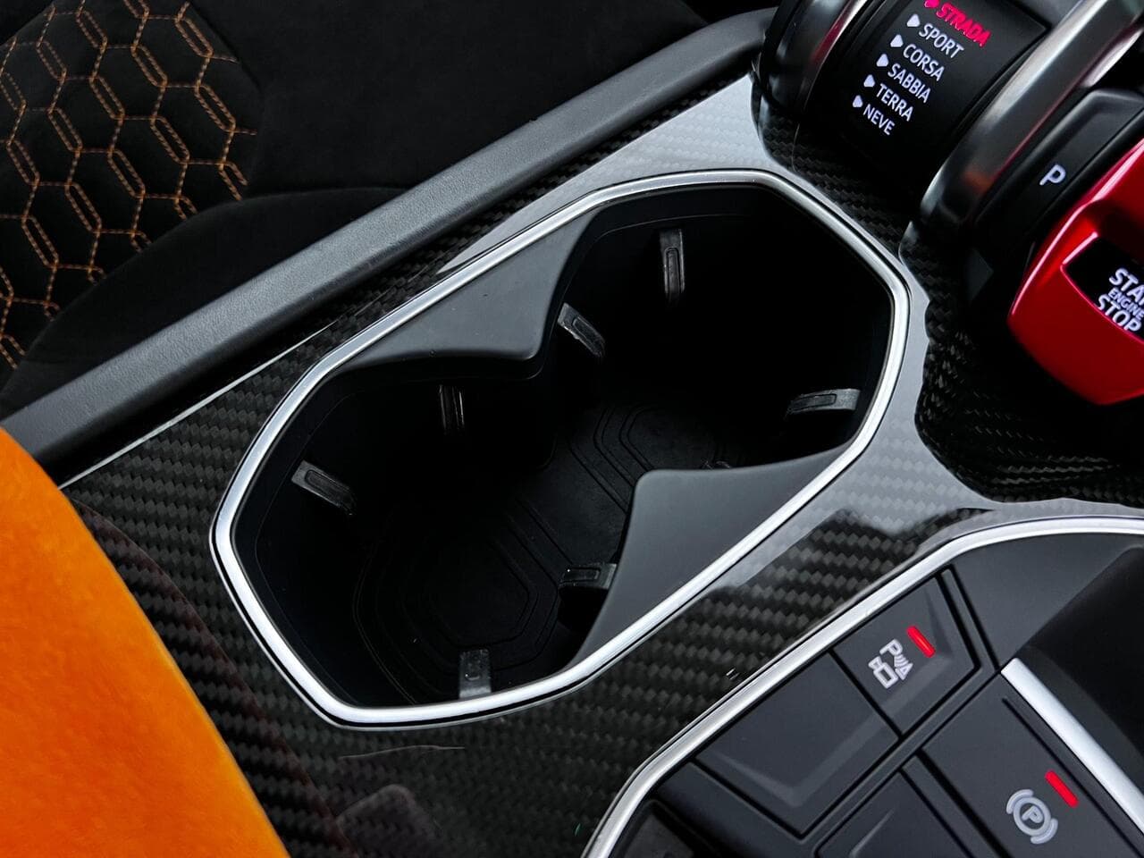 Lamborghini Urus thumbnail Interior Front
