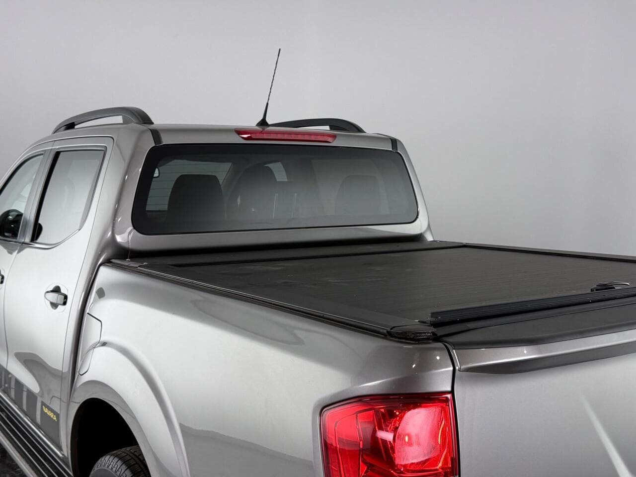 Nissan Navara thumbnail Lights Rear