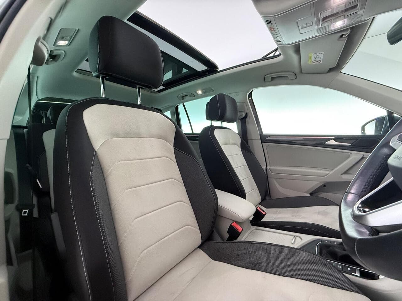 Volkswagen Tiguan thumbnail Seat Driver