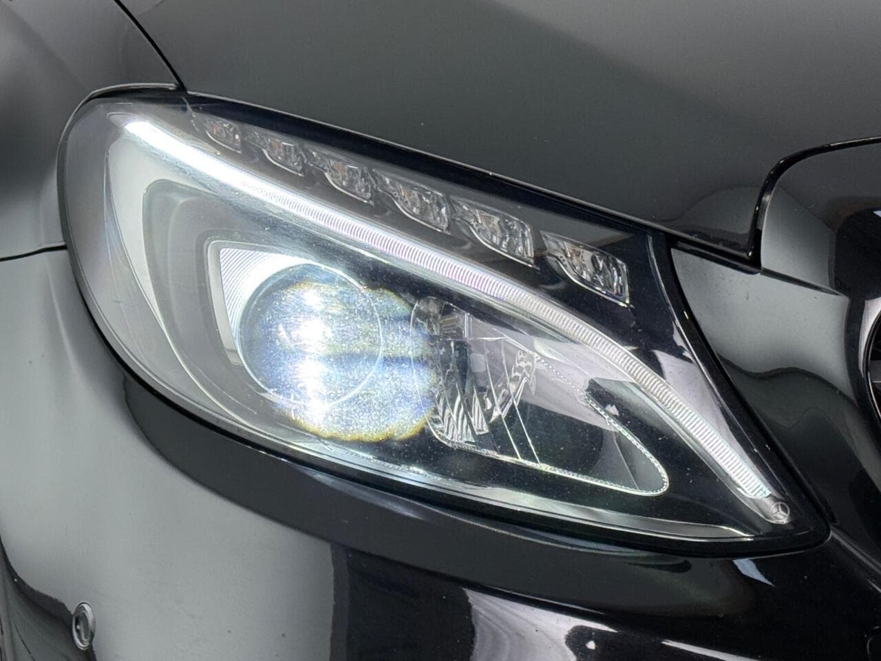 Mercedes-Benz C Class thumbnail Lights Front
