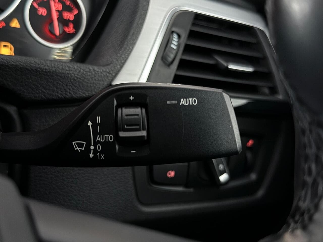 BMW 4 Series thumbnail Misc Controls
