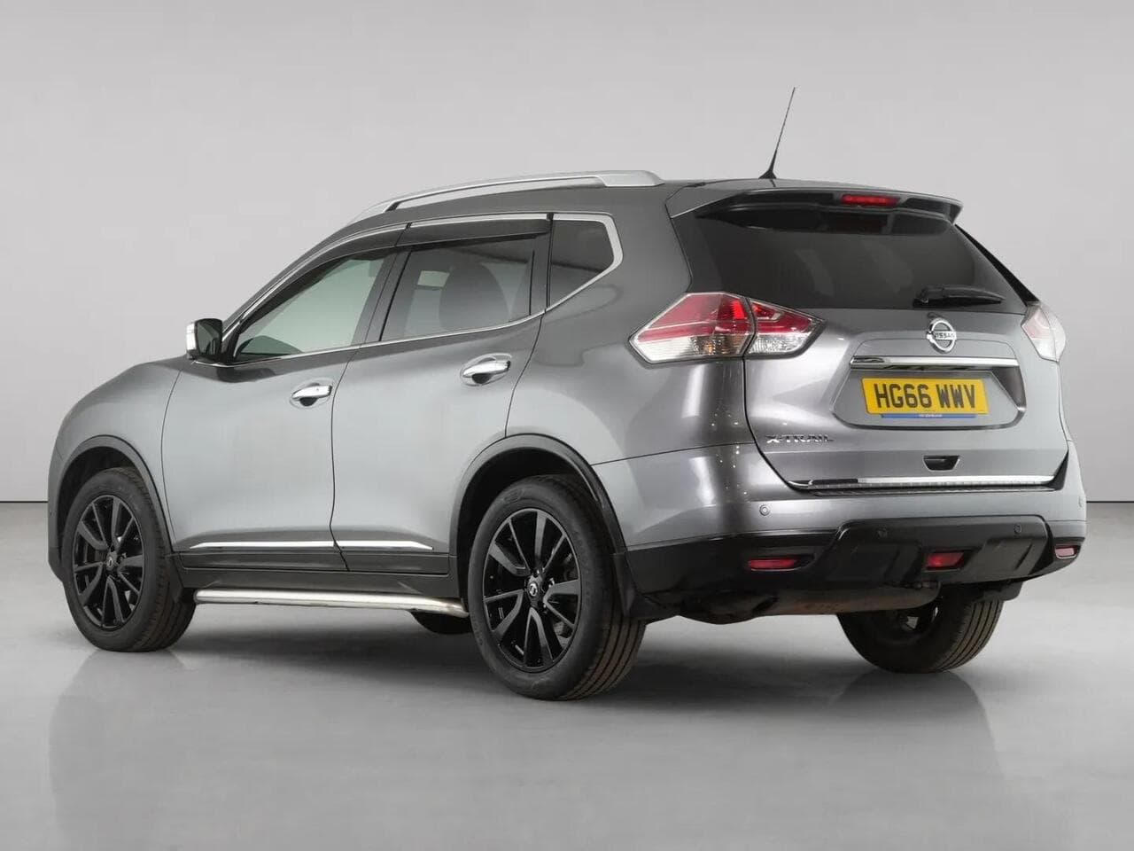 Nissan X-Trail thumbnail Rear Left