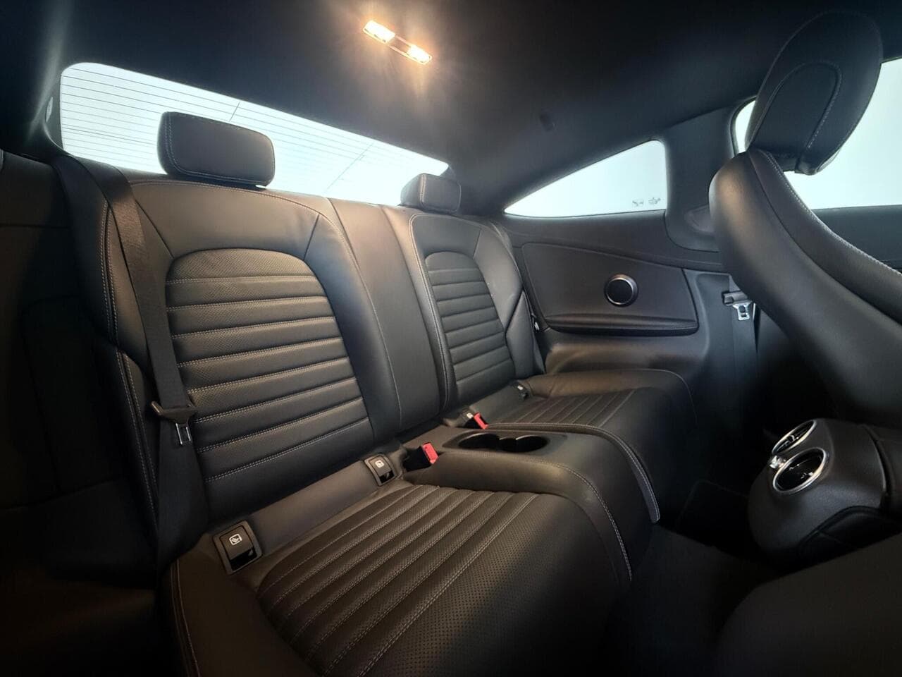 Mercedes-Benz C Class thumbnail Seats Rear