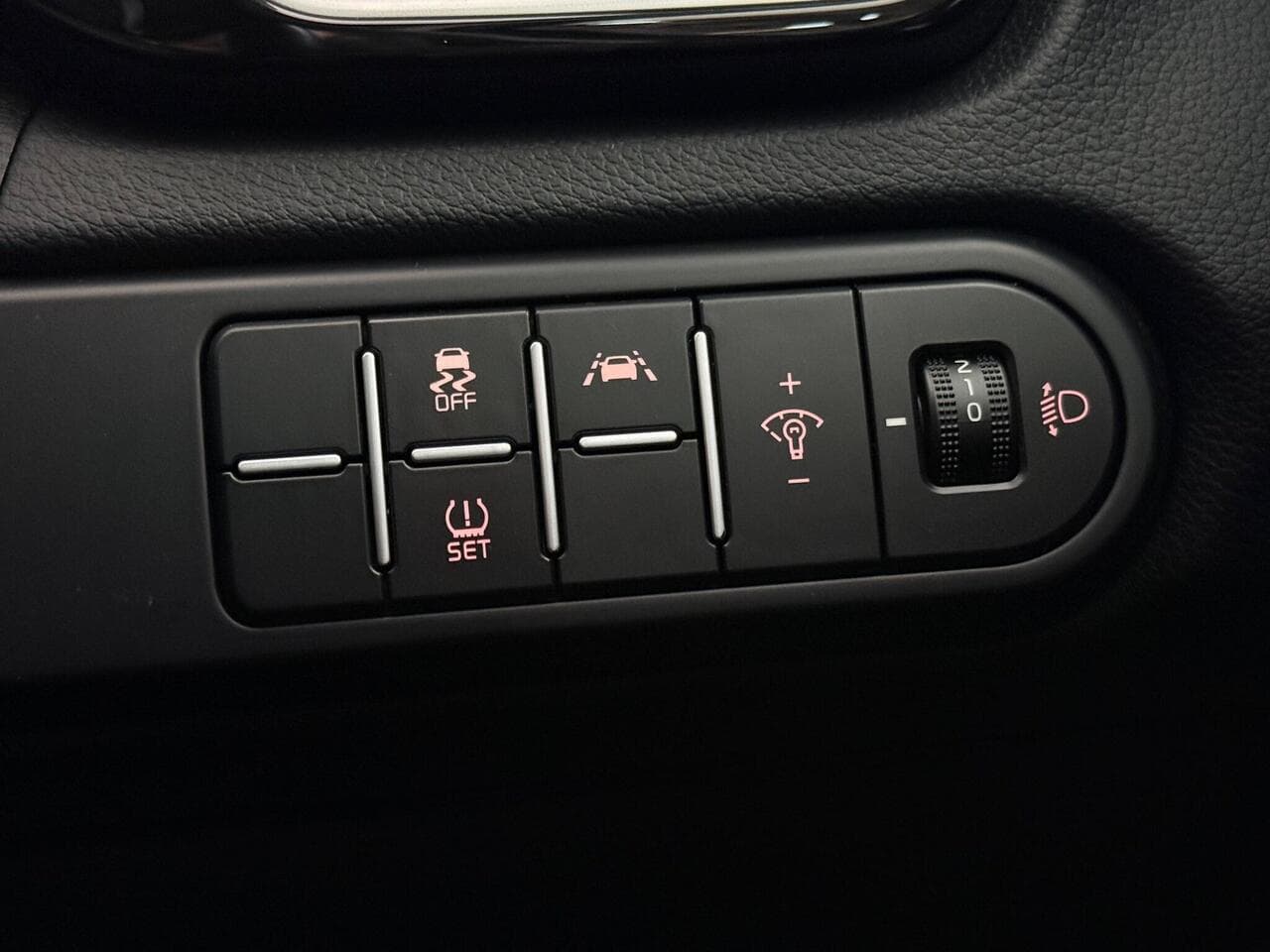 Kia XCeed thumbnail Misc Controls