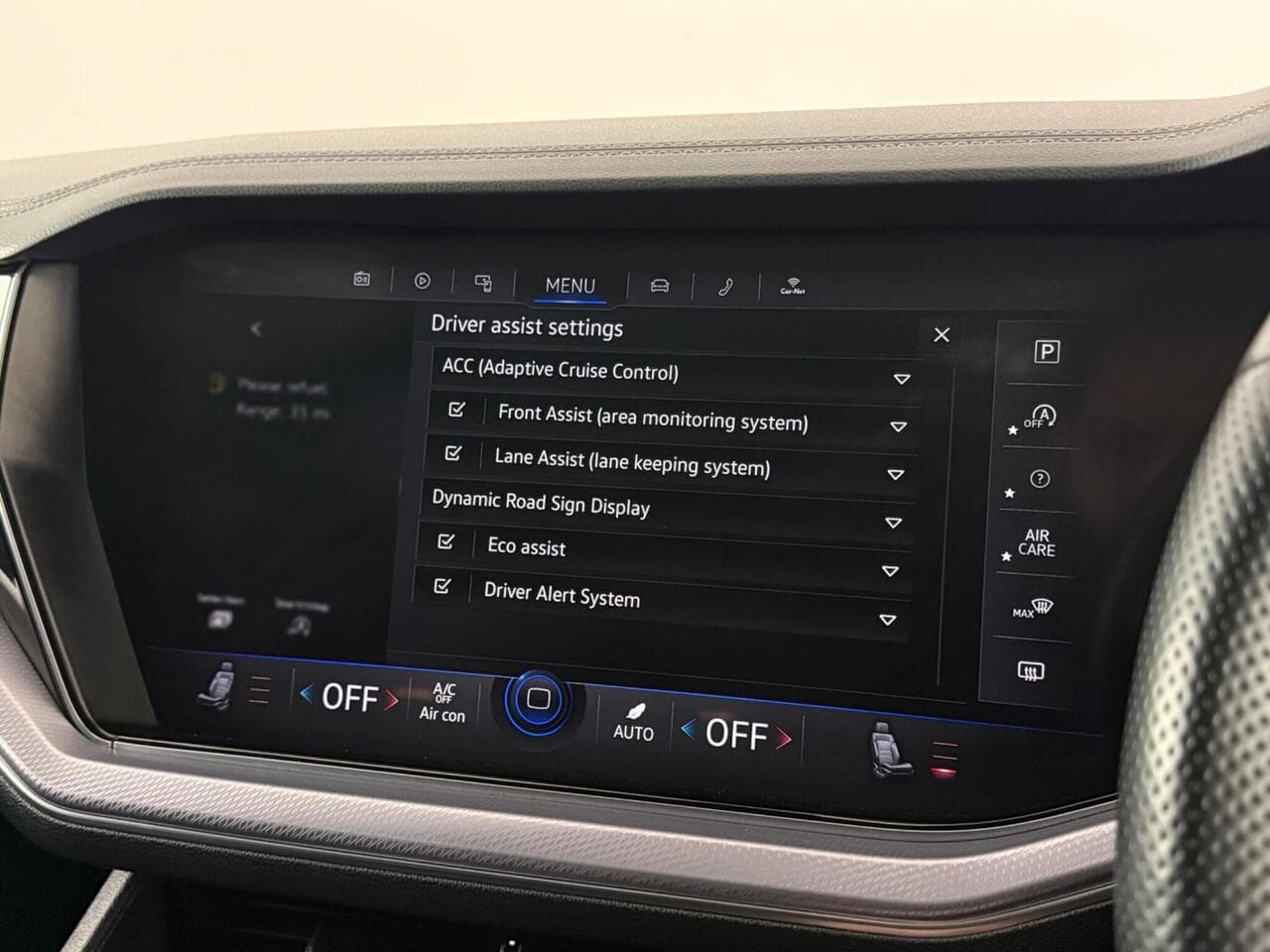 Volkswagen Touareg thumbnail Infotainment System