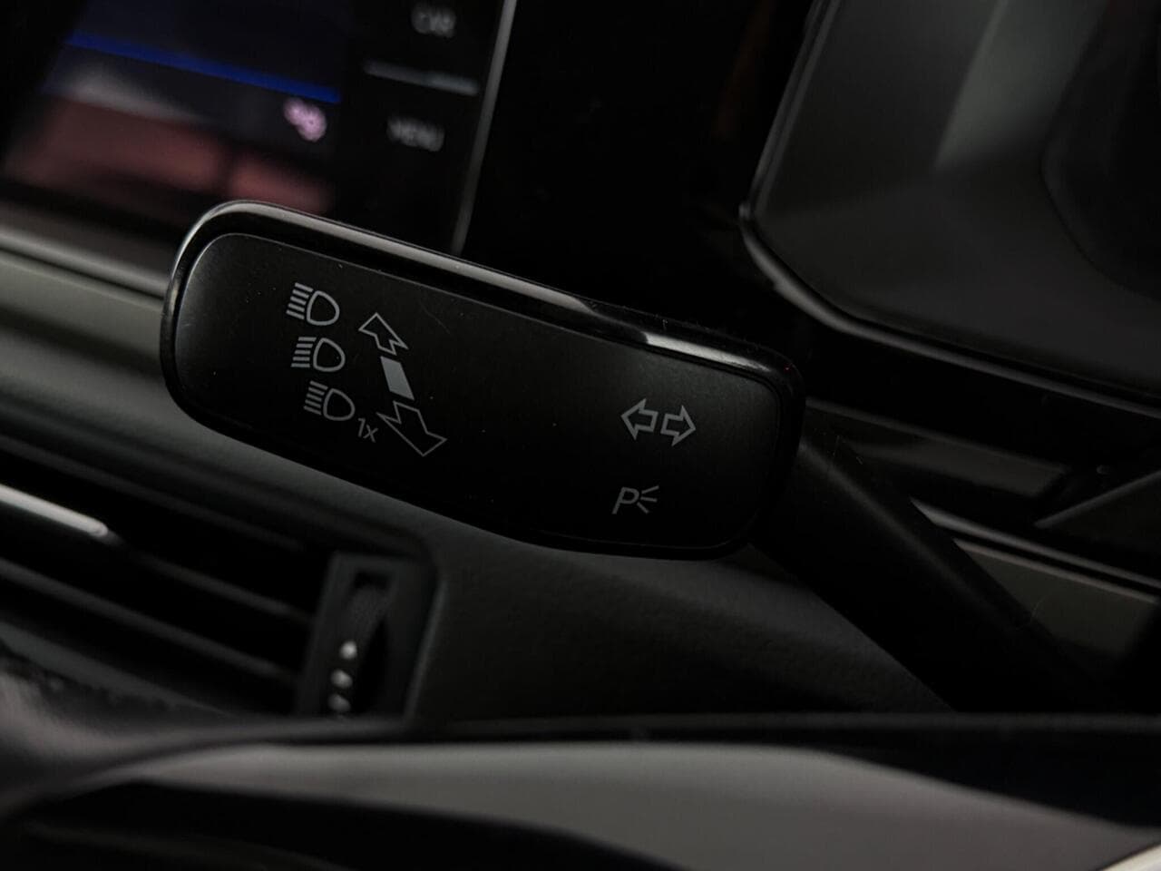 Volkswagen Polo thumbnail Misc Controls