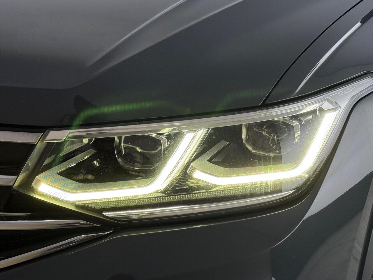 Volkswagen Tiguan thumbnail Lights Front
