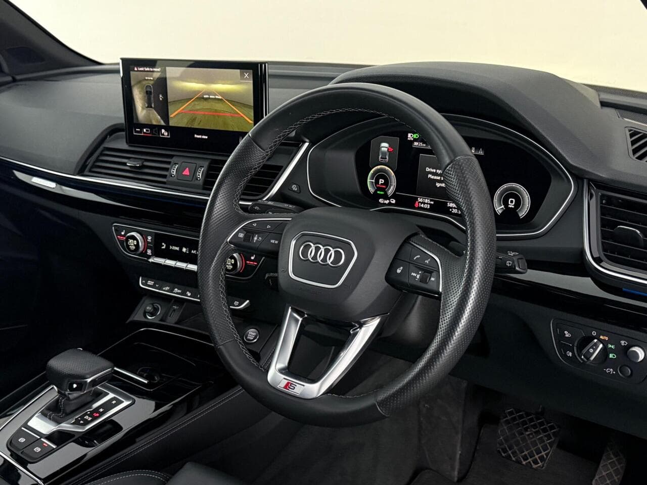 Audi Q5 thumbnail Steering Wheel